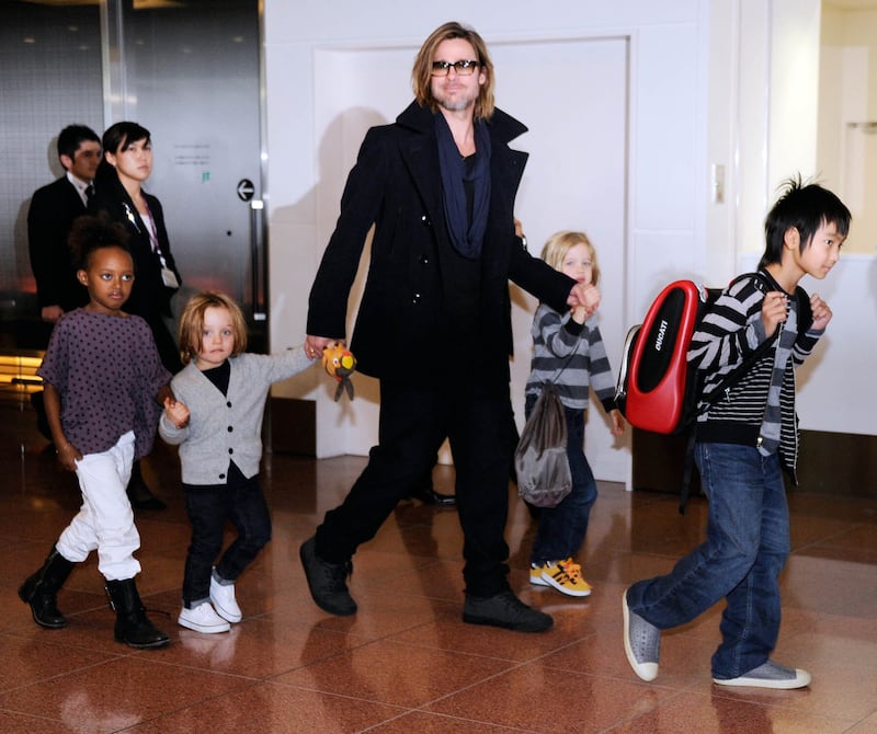 galleries/2013/06/16/from-mick-jagger-to-jay-z-hollywood-s-most-stylish-dads-for-father-s-day-photos/130616-fashionable-dads-pitt_kzqjyv