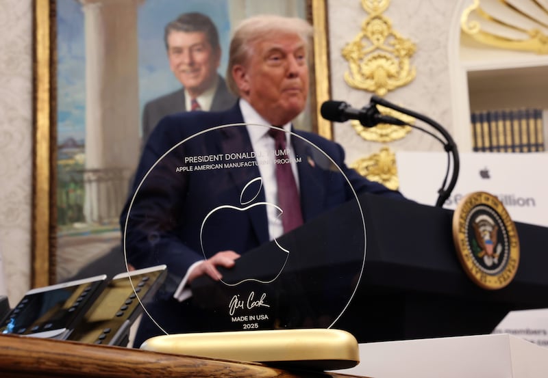 Trump apple