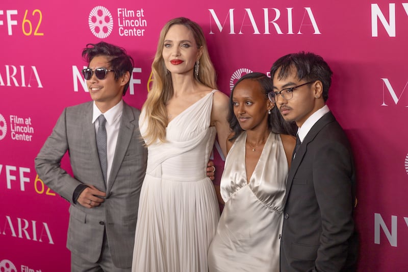 Pax Thien Jolie, Angelina Jolie, Zahara Marley Jolie, and Maddox Chivan Jolie